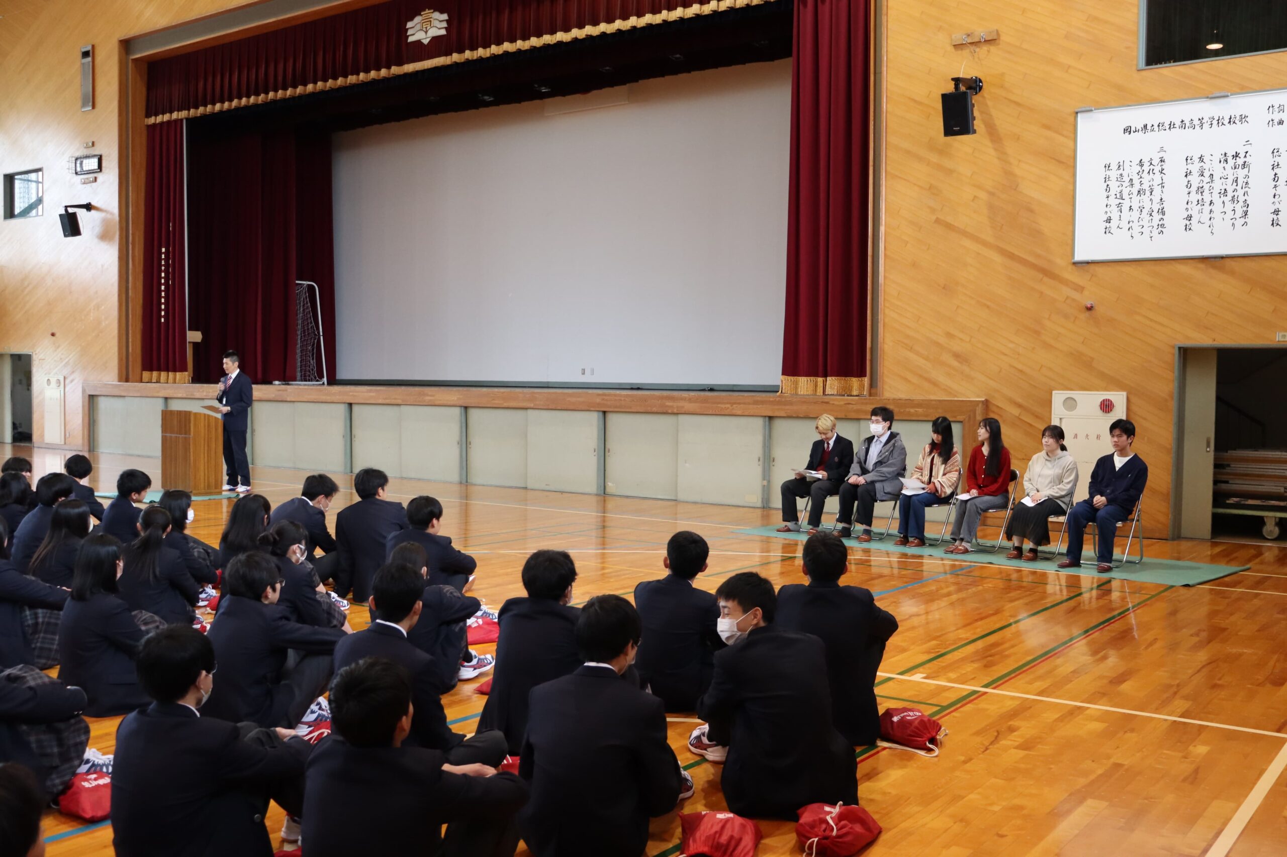 卒業生と語る会